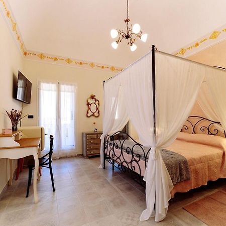 Come Nelle Favole The Classic B&B Toirano Esterno foto